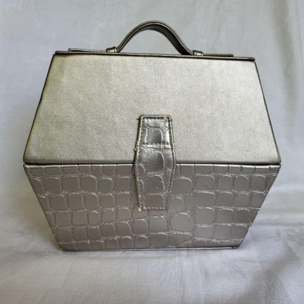 Vintage Elizabeth Arden cosmetic case